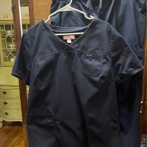 Women’s Koi Scrubs Set 2X